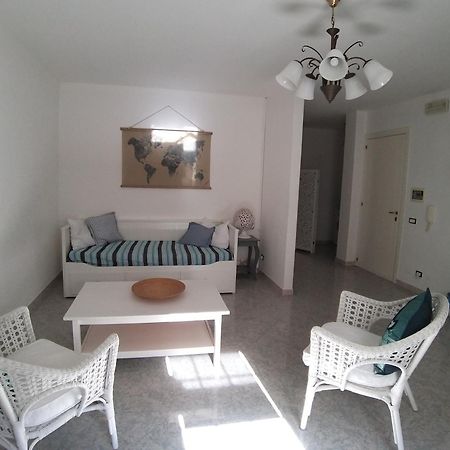 La Voliera Apartment Castro  Luaran gambar